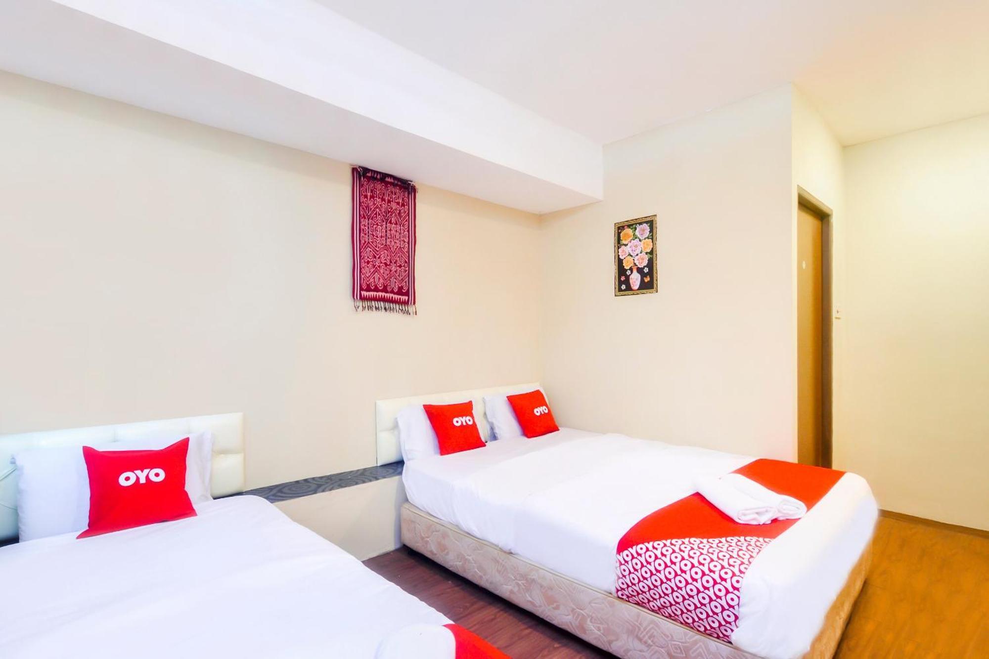Oyo 44017 L & C Premium Stay Kuching Dış mekan fotoğraf