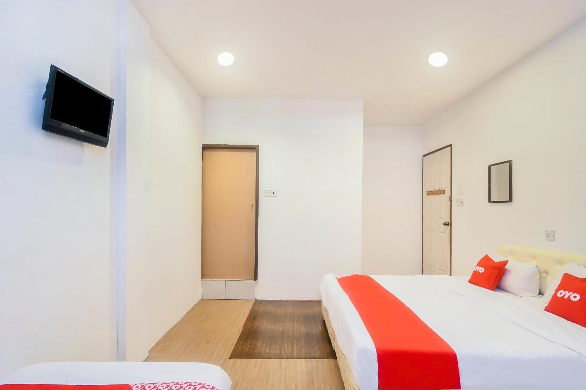 Oyo 44017 L & C Premium Stay Kuching Dış mekan fotoğraf