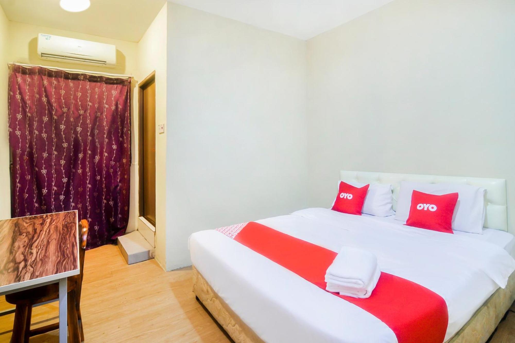 Oyo 44017 L & C Premium Stay Kuching Dış mekan fotoğraf
